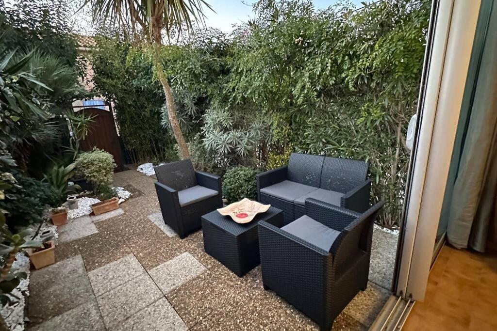 Studio Coin Nuit Ferme 4 Personnes - Les Mas De La Plage Sanary-sur-Mer Exterior photo